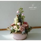 Vintage Osterdekoration mit Hasen – Frühlingshafte Tischdeko für Ostern.