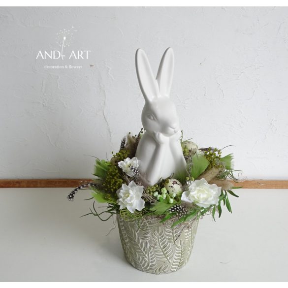 Moderne Osterdekoration mit großem weißen Hasen – Frühlingshafte Tischdeko