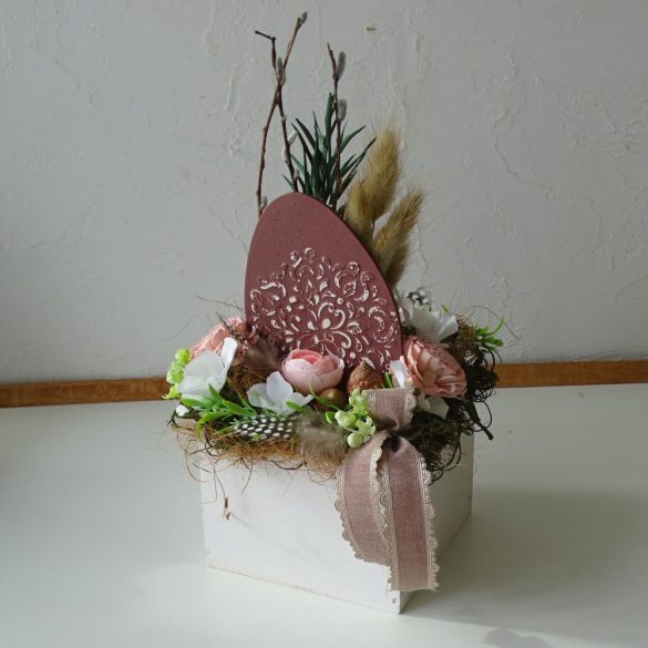 Oster-Tischdekoration mit einzigartigem Holz-Ei. Verschiedene Farben.